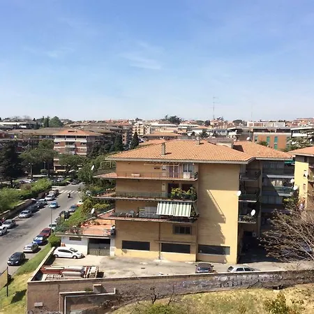 Konukevi The Sun House Roma