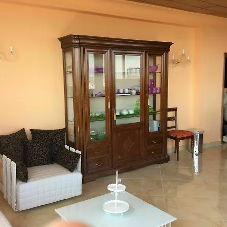 Konukevi The Sun House Roma