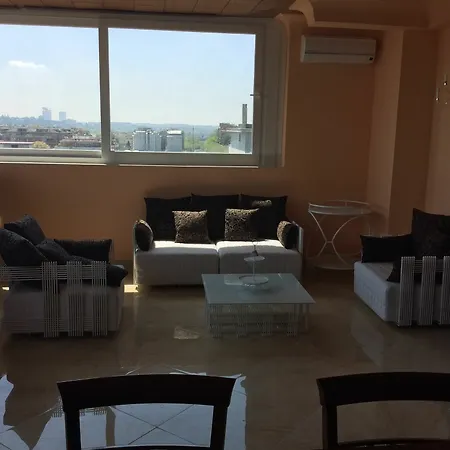 招待所 The Sun House