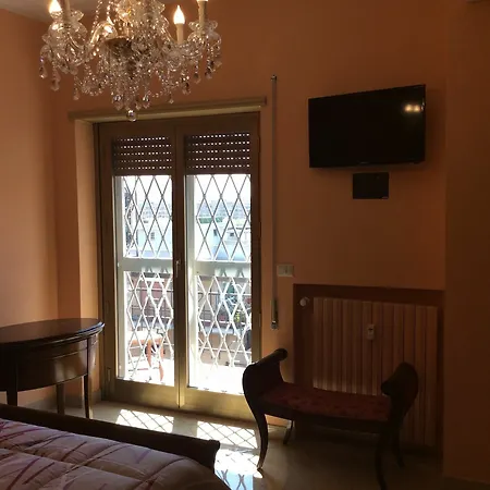 招待所 The Sun House